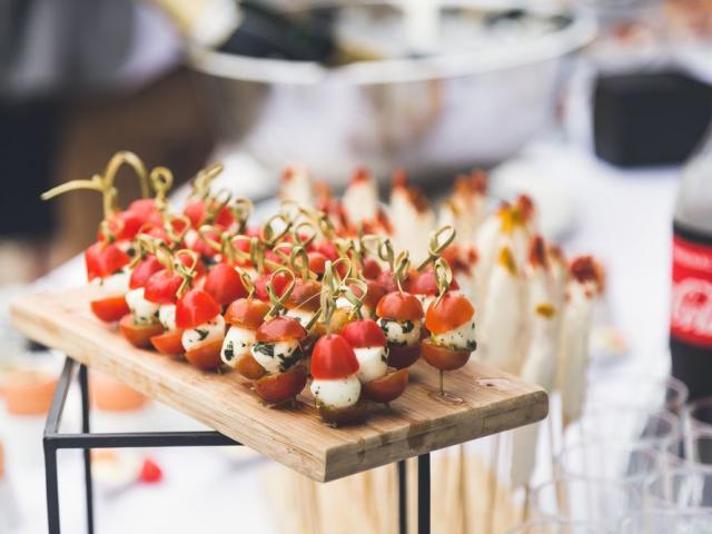 Cocktail dinatoire, cocktail déjeunatoire, cocktail apéritif 